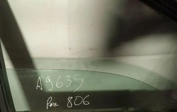 Peugeot 806 Front door window glass four-door AS2