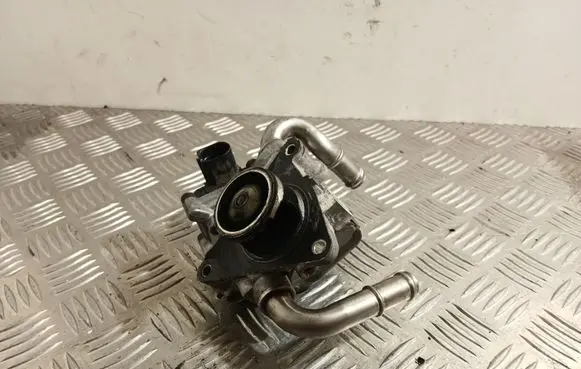 Volkswagen PASSAT B8 EGR valve 04L131501R