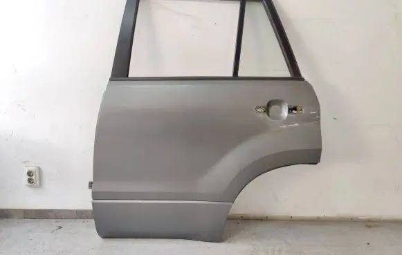 Suzuki Grand Vitara II Rear door