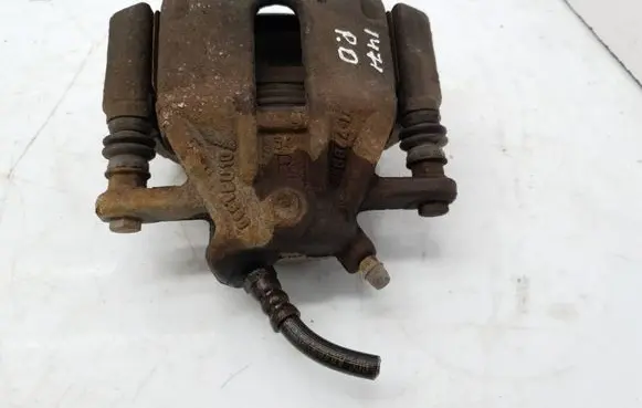 Renault Clio IV Front brake caliper 