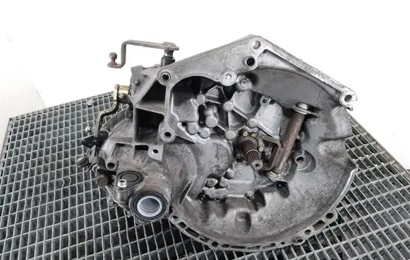 Peugeot 206 Manual 5 speed gearbox 20CP81