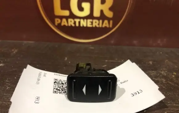 Electric window control switch