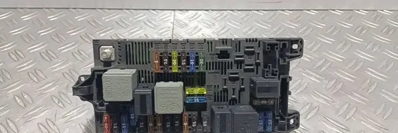 Mercedes-Benz E W211 Fuse module 2115457601