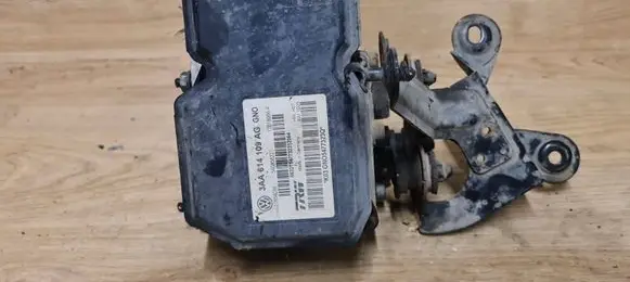 Volkswagen PASSAT B7 ABS Pump 3AA614109AG