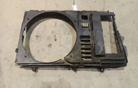 Peugeot 406 Radiator cooling fan shroud 