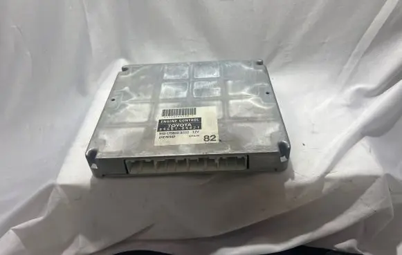 Toyota Avensis T250 Engine control unit/module 8966105821 1758008332 MB1758008332