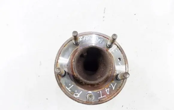 Opel Zafira C Rear wheel hub