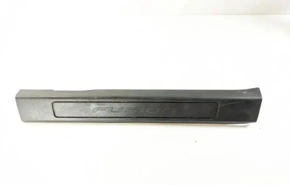 Ford Fusion II Front sill trim cover DS73F13200
