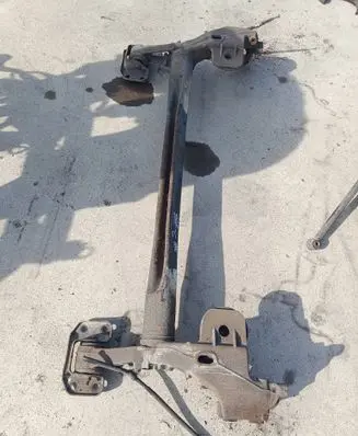 Vauxhall Zafira C Rear axle beam 