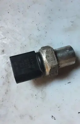 Air conditioning (A/C) pressure sensor