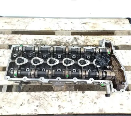Chevrolet TrailBlazer Engine head 