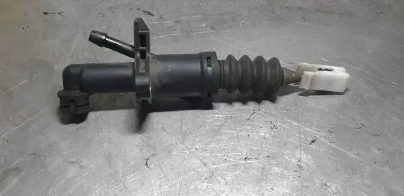 Volkswagen Transporter - Caravelle T5 Clutch master cylinder 8K0721401A