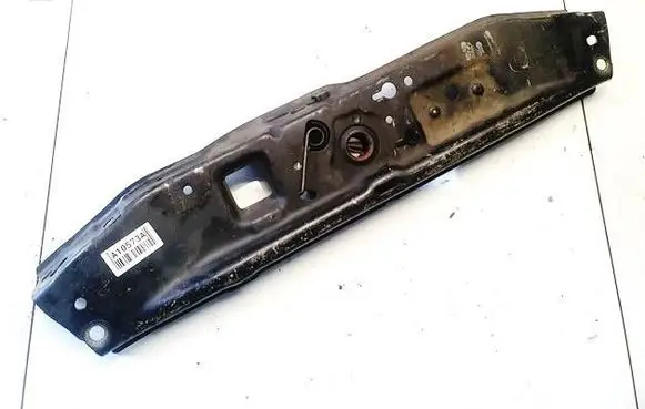 Opel Zafira B Radiator support slam panel