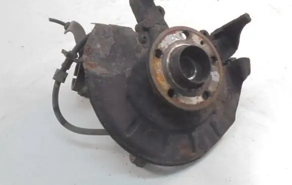 Front wheel hub spindle knuckle