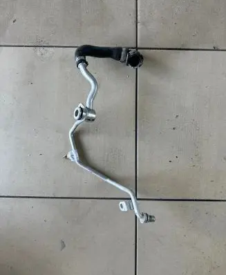 BMW 5 G30 G31 Engine coolant pipe/hose 8576311
