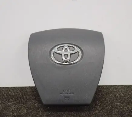 Toyota Prius c Steering wheel airbag
