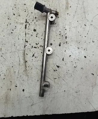 Volkswagen Touareg II Fuel main line pipe 03H133317P