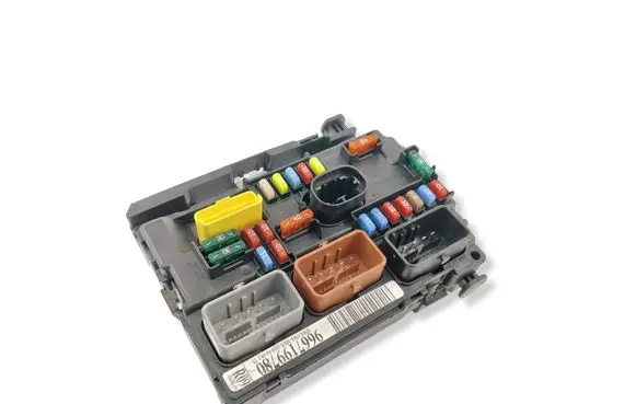 Citroen C3 Fuse module 9667199780