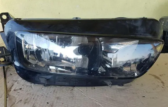 Citroen C4 II Headlight/headlamp
