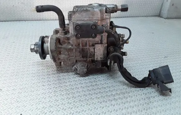 Seat Ibiza II (6k) Fuel injection high pressure pump 0460404977 038130107D