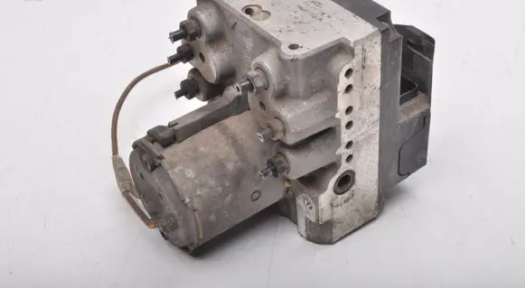 Audi A4 S4 B5 8D ABS Pump 8D0614111D