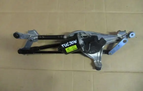 Hyundai Tucson LM Front wiper linkage and motor 98100D300
