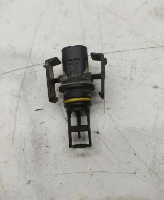 Mercedes-Benz C W204 Air pressure sensor A6611530028