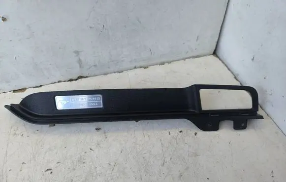Ford Mustang VI Dashboard glove box trim FR3B63044B88 T20003