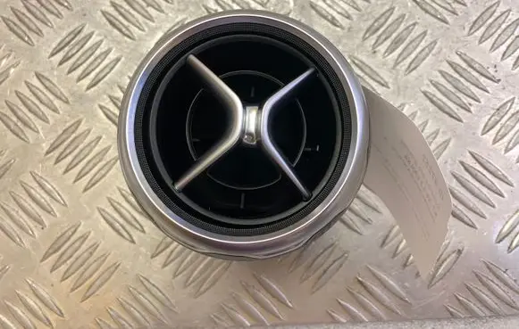 Mercedes-Benz GLA W156 Dashboard side air vent grill/cover trim A1568300100