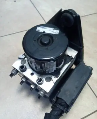 Volkswagen Golf VI ABS Pump 1K0907379BL 1K0614517DR NE58364