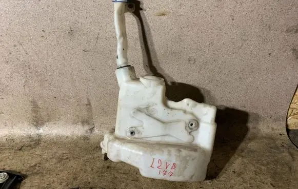 Windshield washer fluid reservoir/tank
