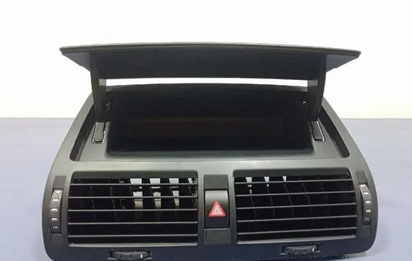 Skoda Octavia Mk2 (1Z) Dashboard side air vent grill/cover trim 1Z0820951