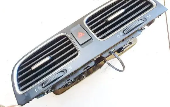 Volkswagen Golf VI Dash center air vent grill 5k0815736d