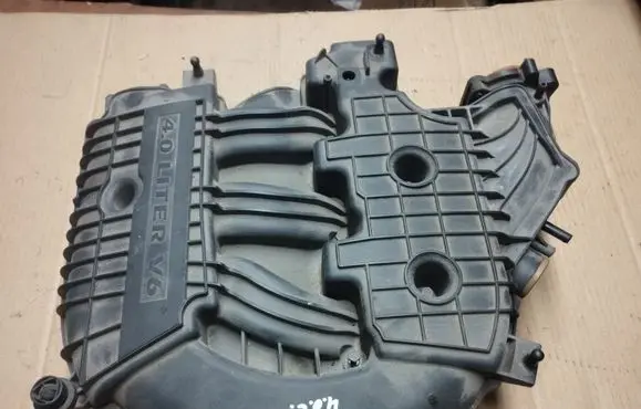 Chrysler Town & Country V Intake manifold