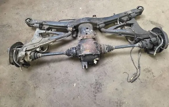 BMW 5 E34 Rear axle beam with reductor 