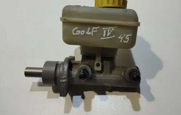 Volkswagen Golf IV Master brake cylinder 21027099