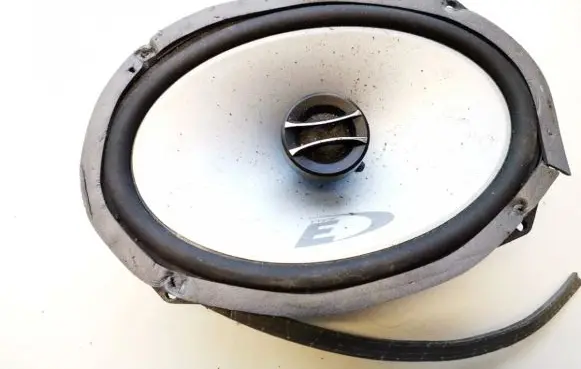 Volkswagen Golf III Front door speaker
