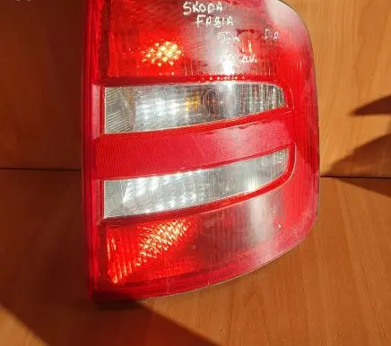 Skoda Fabia Mk1 (6Y) Rear/tail lights 6Y9945112 ZSB6Y9945096