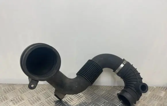 Audi A8 S8 D3 4E Air intake duct part 057129609E
