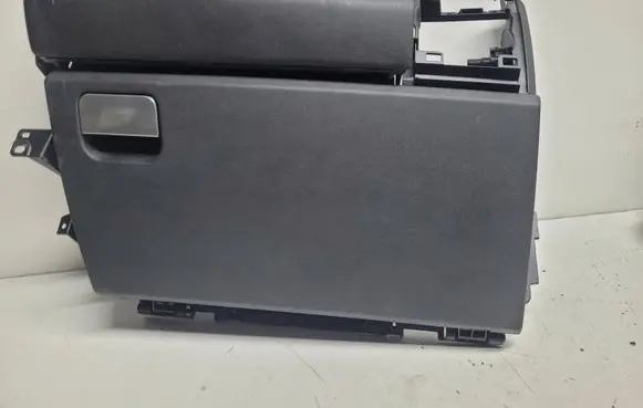 Land Rover Discovery 4 - LR4 Glove box AH2214K016AA