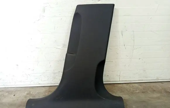 (B) pillar trim (bottom)