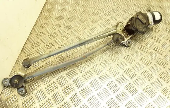 Nissan Qashqai Front wiper linkage and motor