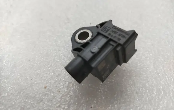 BMW i4 Airbag deployment crash/impact sensor A3C0637430000 23152 9496815