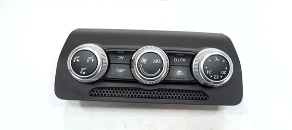 Audi A1 Climate control unit 8X0820043A