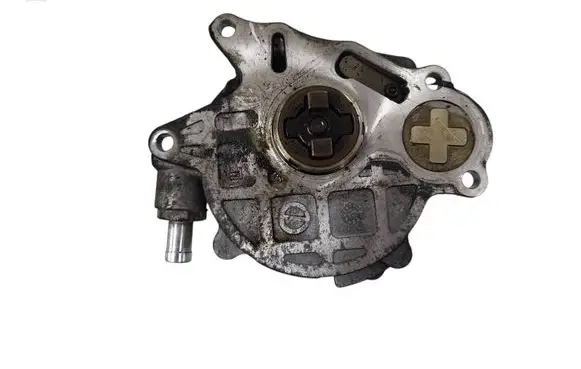 Volkswagen Golf VI Vacuum pump 03L145100