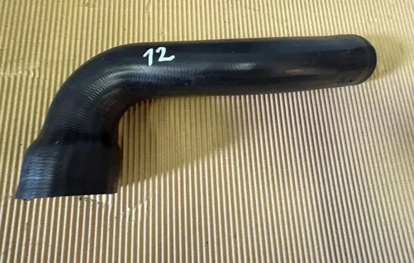Air intake hose/pipe