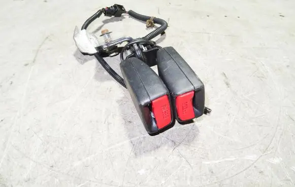 Honda Civic Middle seatbelt buckle (rear) 