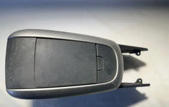 Toyota Auris 150 Armrest 5891102200