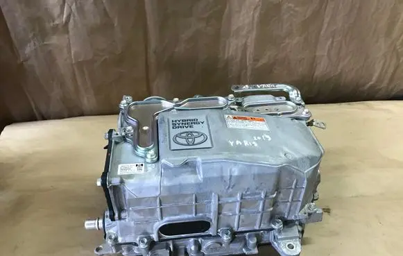 Toyota Yaris Voltage converter inverter G920052033 G920152013 8211252530