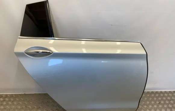BMW 5 GT F07 Rear door